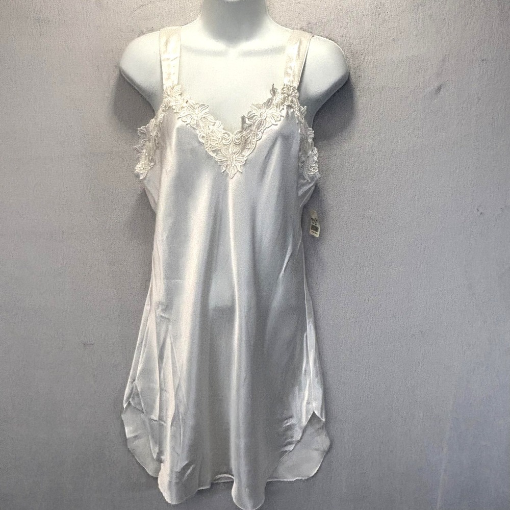 NWT Vintage Satin‎ Embroidered Slip Dress Womens Small White V-Neck Wedding USA